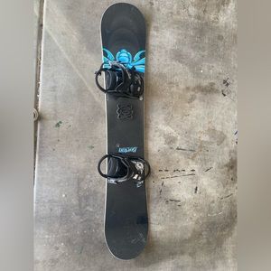 Burton Custom snowboard with large Zuma bindings - 60in/152cm